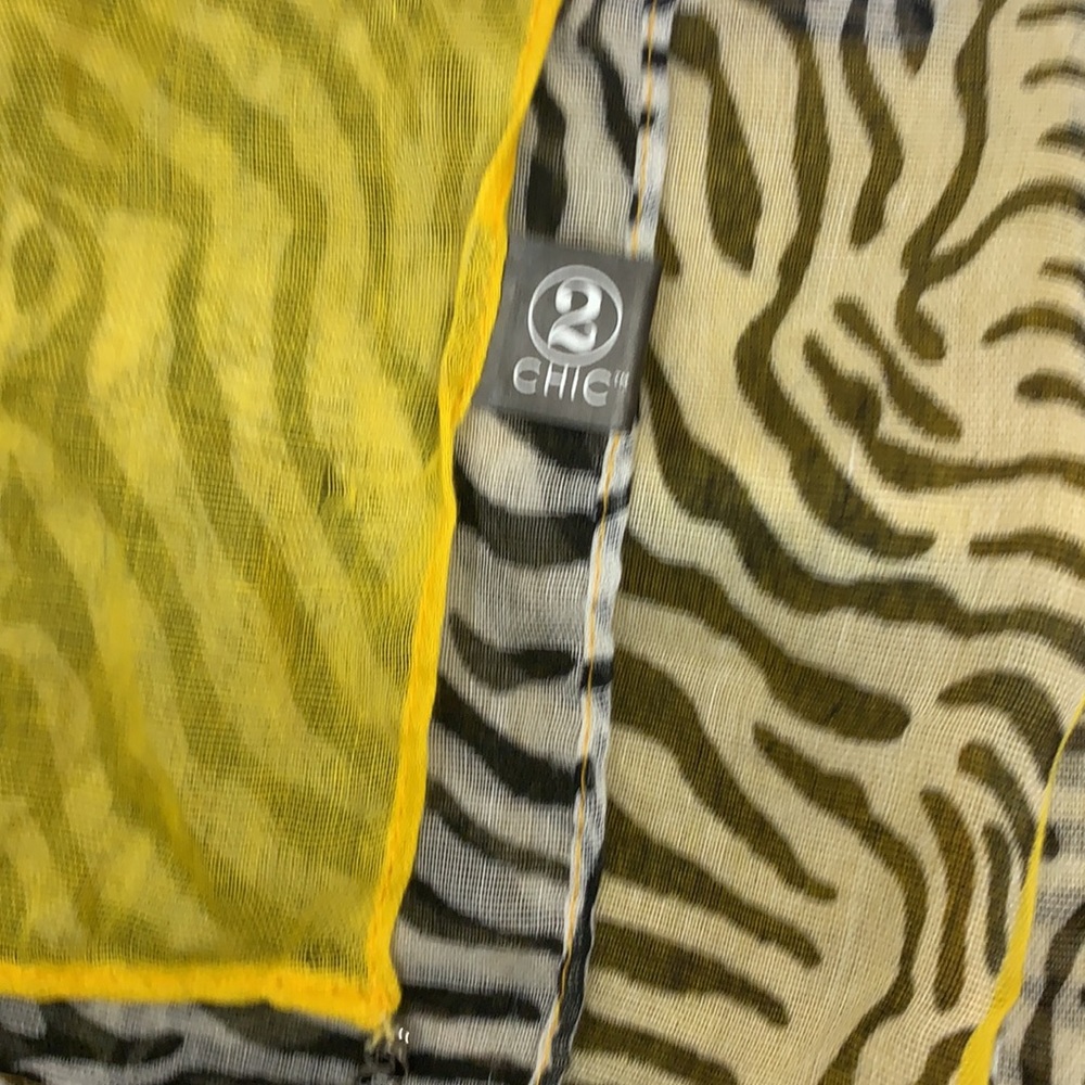 2 Chic Scarf - Picture 3 of 4